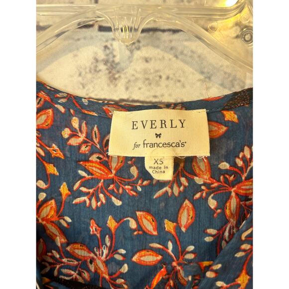 Everly for Francesca's 3/4 sleeve sheer blue floral blouse top shirt women's XS - Picture 3 of 4